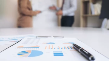 Lean w praktyce – jak eliminować marnotrawstwo w procesach produkcyjnych krok po kroku?